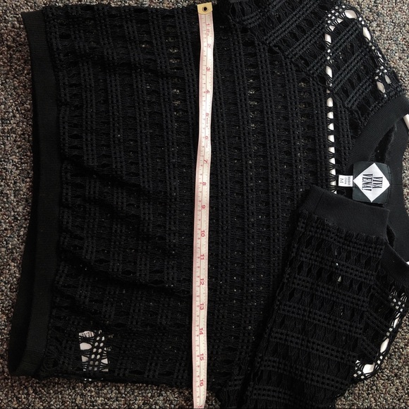 VIVA VENA Crochet Semi-Sheer Mesh Top - Picture 5 of 8